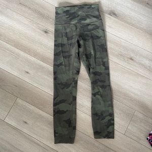 Lululemon Camo Wunder Train